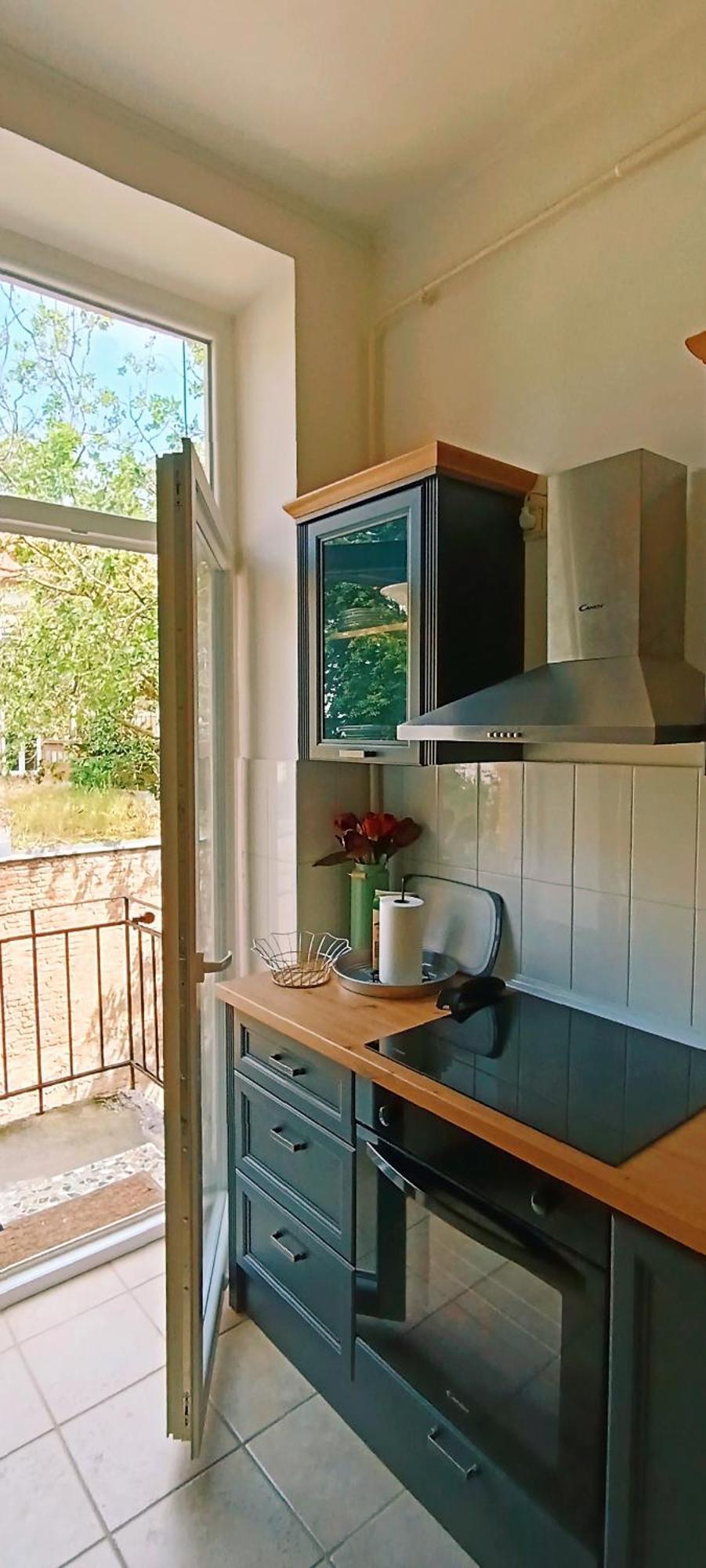 Center, Masha Apartment